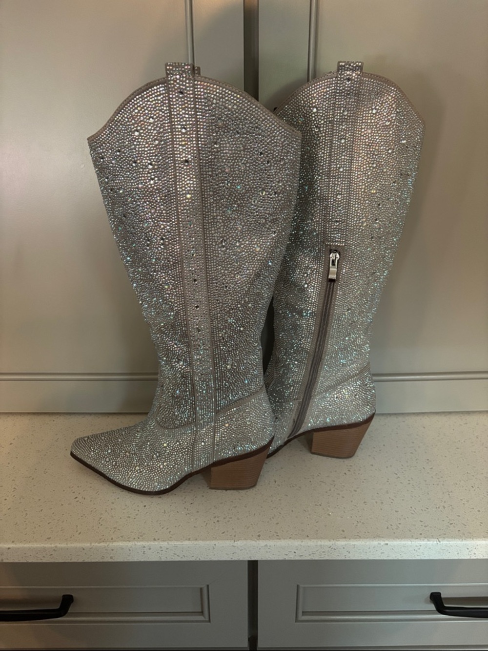 Mucccute Fancy Embellished Silver Western Knee-High Boots 8